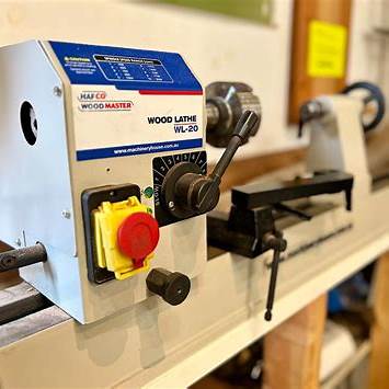 Wood & Metal Lathes for Professional Shops